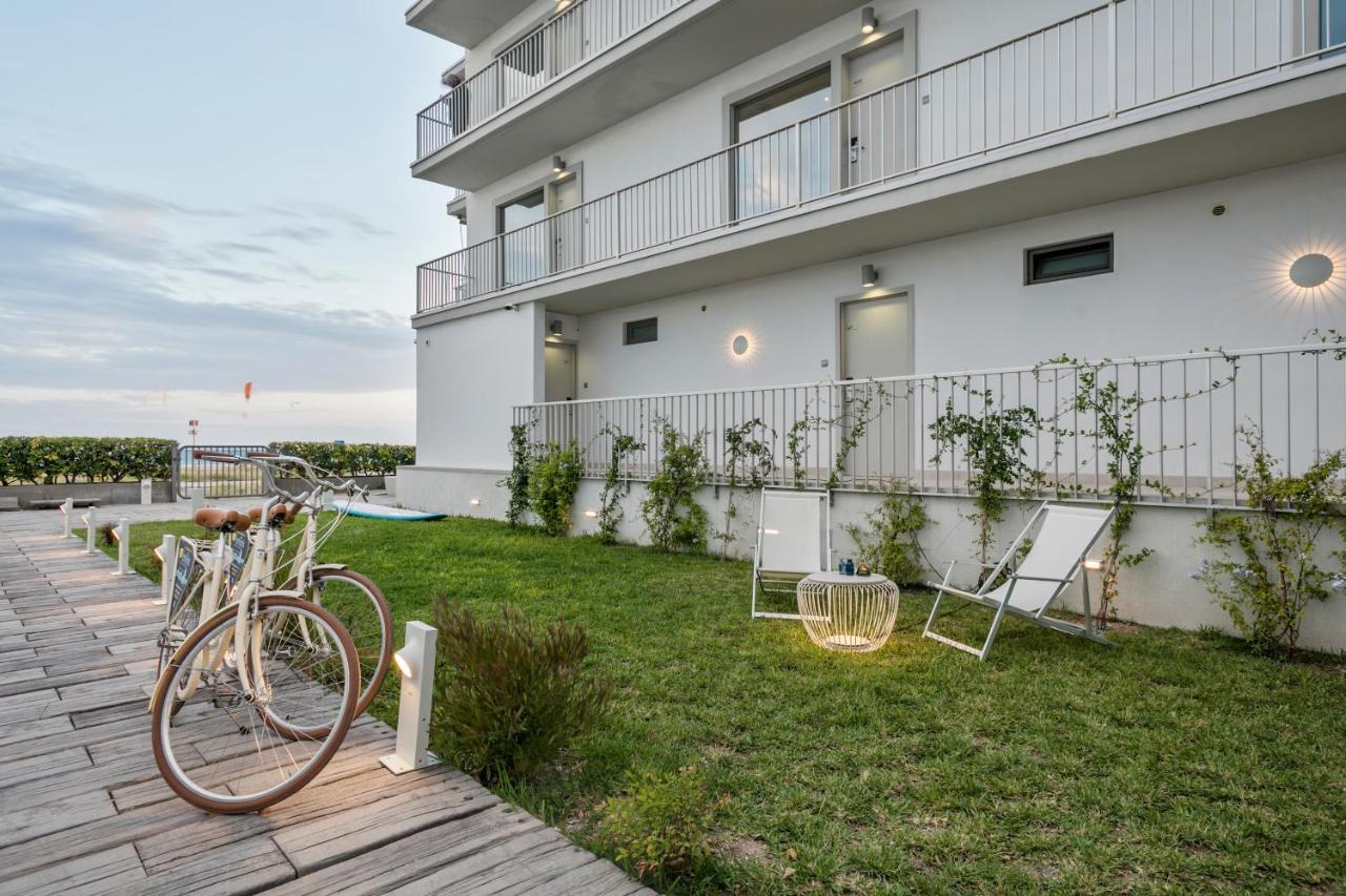 Apartamentos Marfina Castelldefels Bagian luar foto