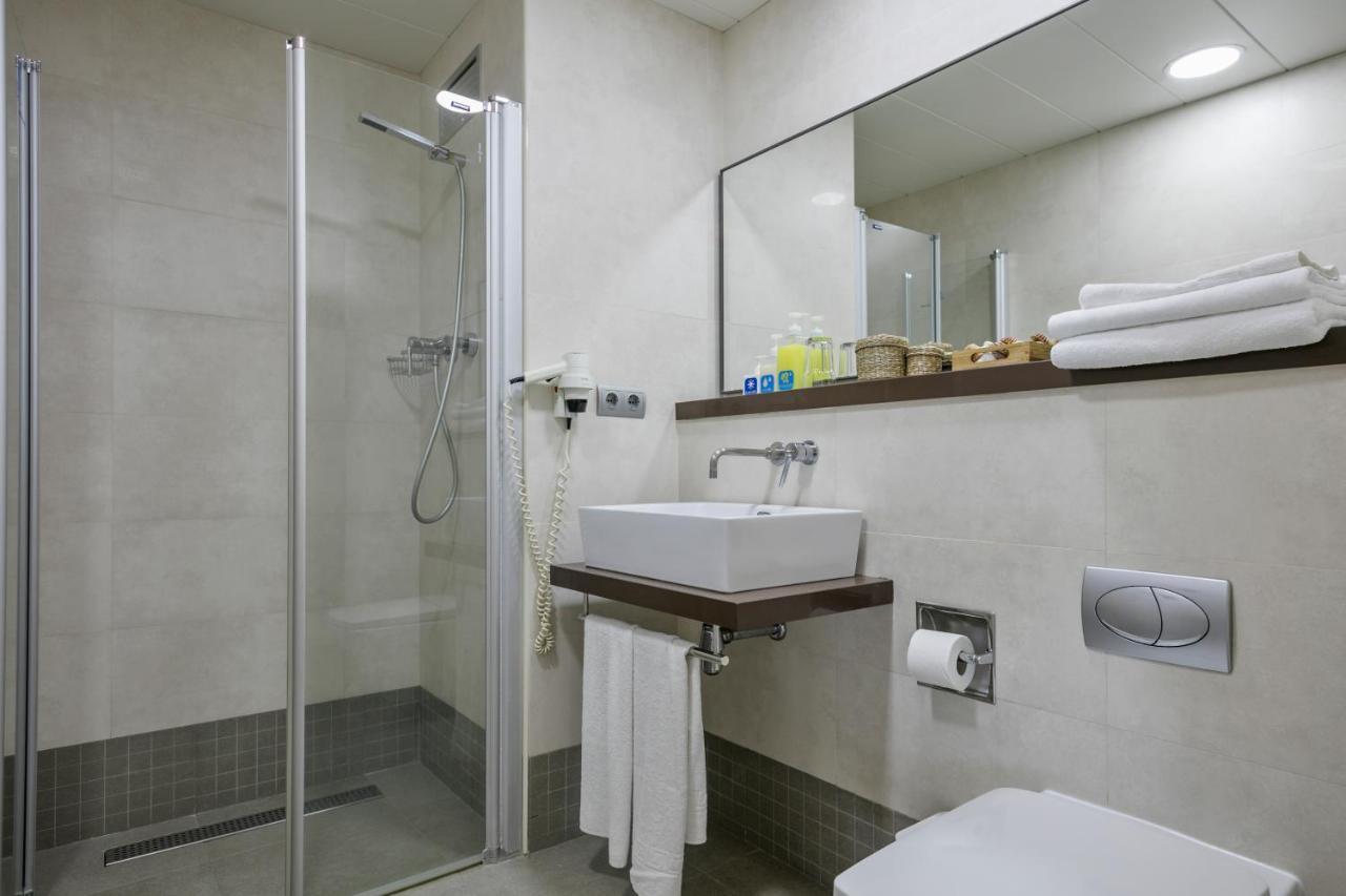 Apartamentos Marfina Castelldefels Bagian luar foto