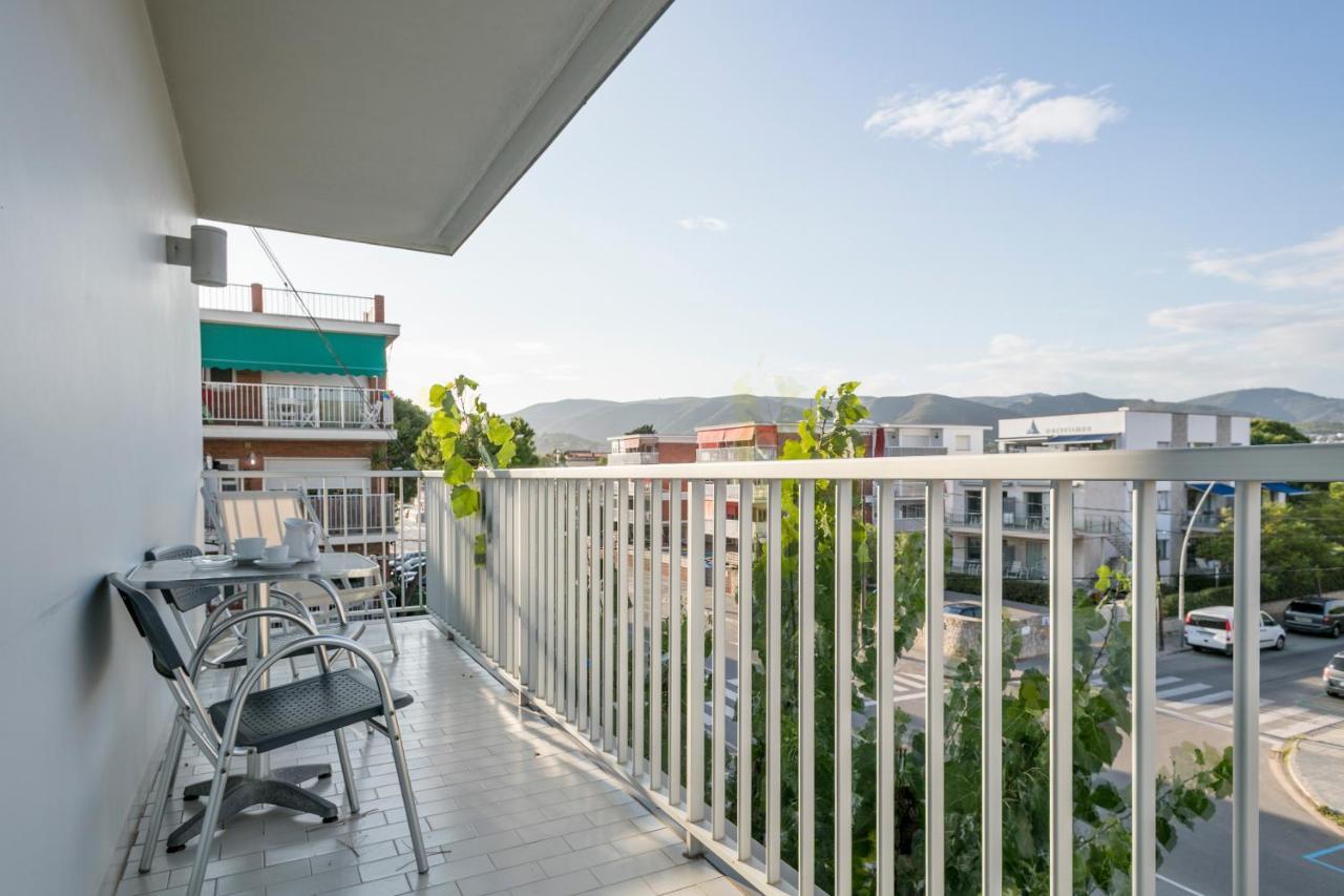 Apartamentos Marfina Castelldefels Bagian luar foto