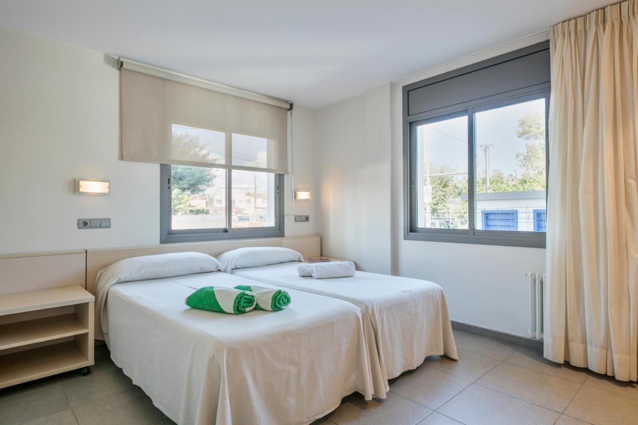Apartamentos Marfina Castelldefels Bagian luar foto