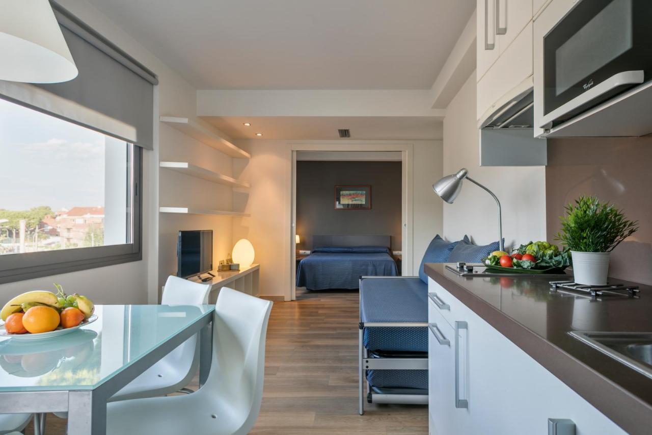 Apartamentos Marfina Castelldefels Bagian luar foto