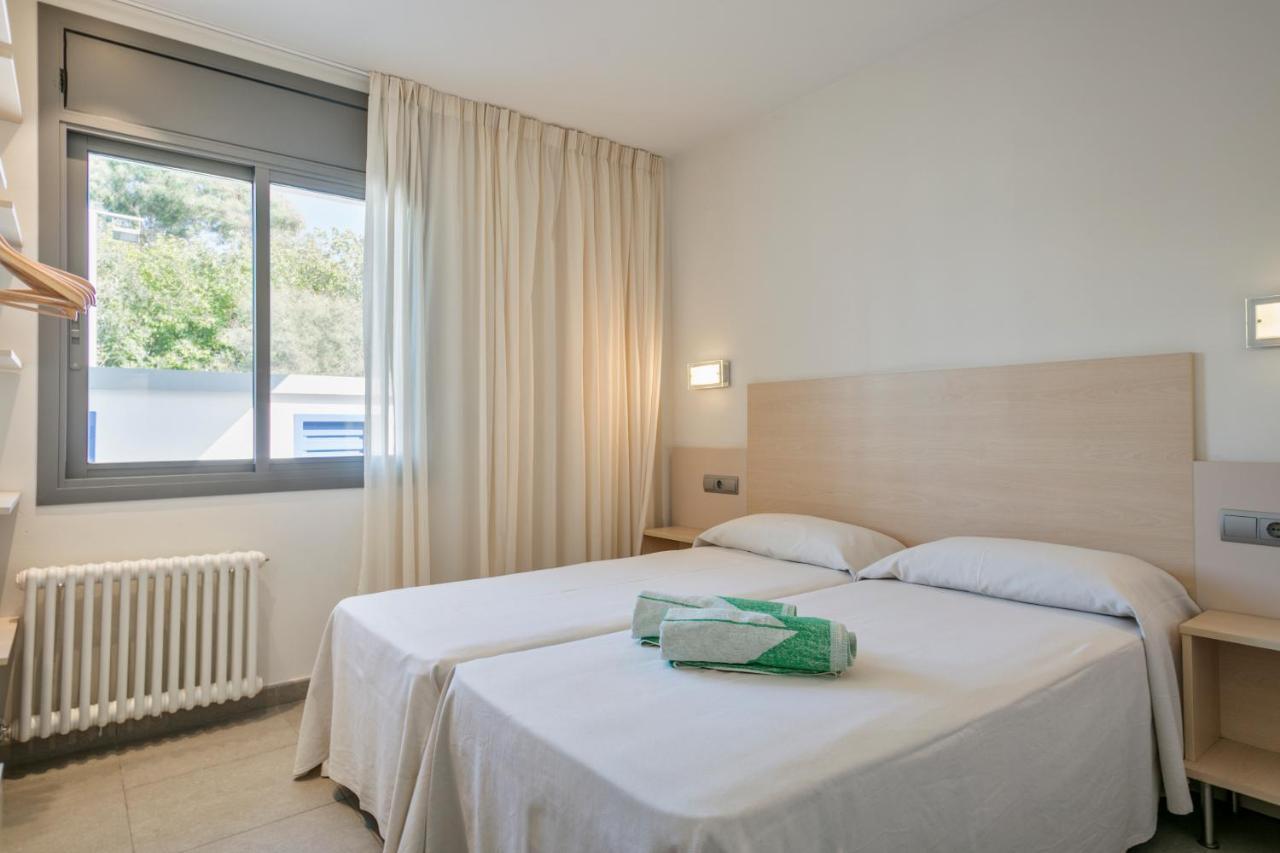 Apartamentos Marfina Castelldefels Bagian luar foto