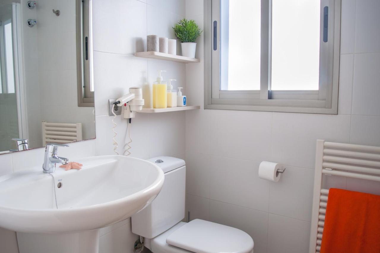 Apartamentos Marfina Castelldefels Bagian luar foto