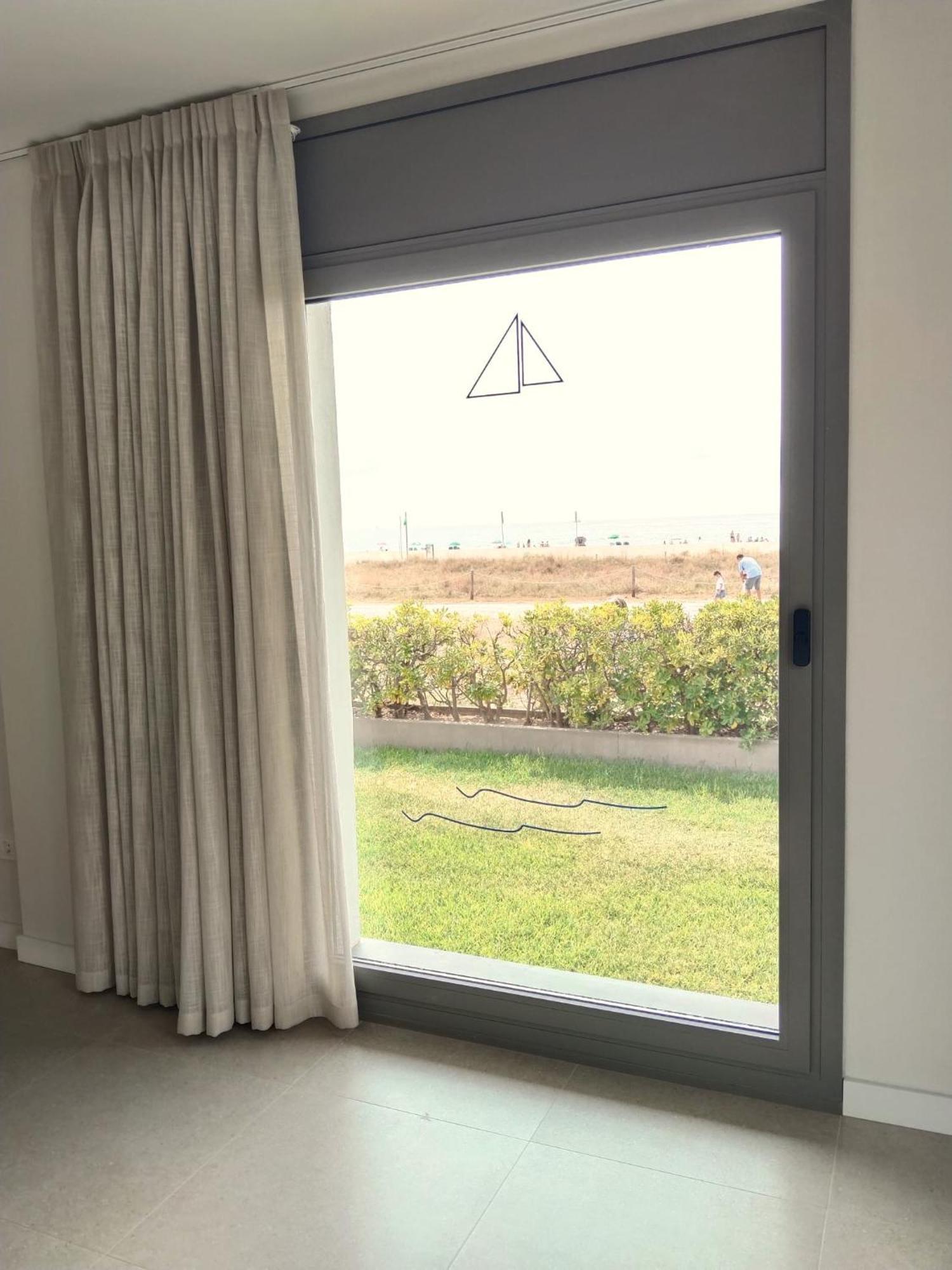 Apartamentos Marfina Castelldefels Bagian luar foto