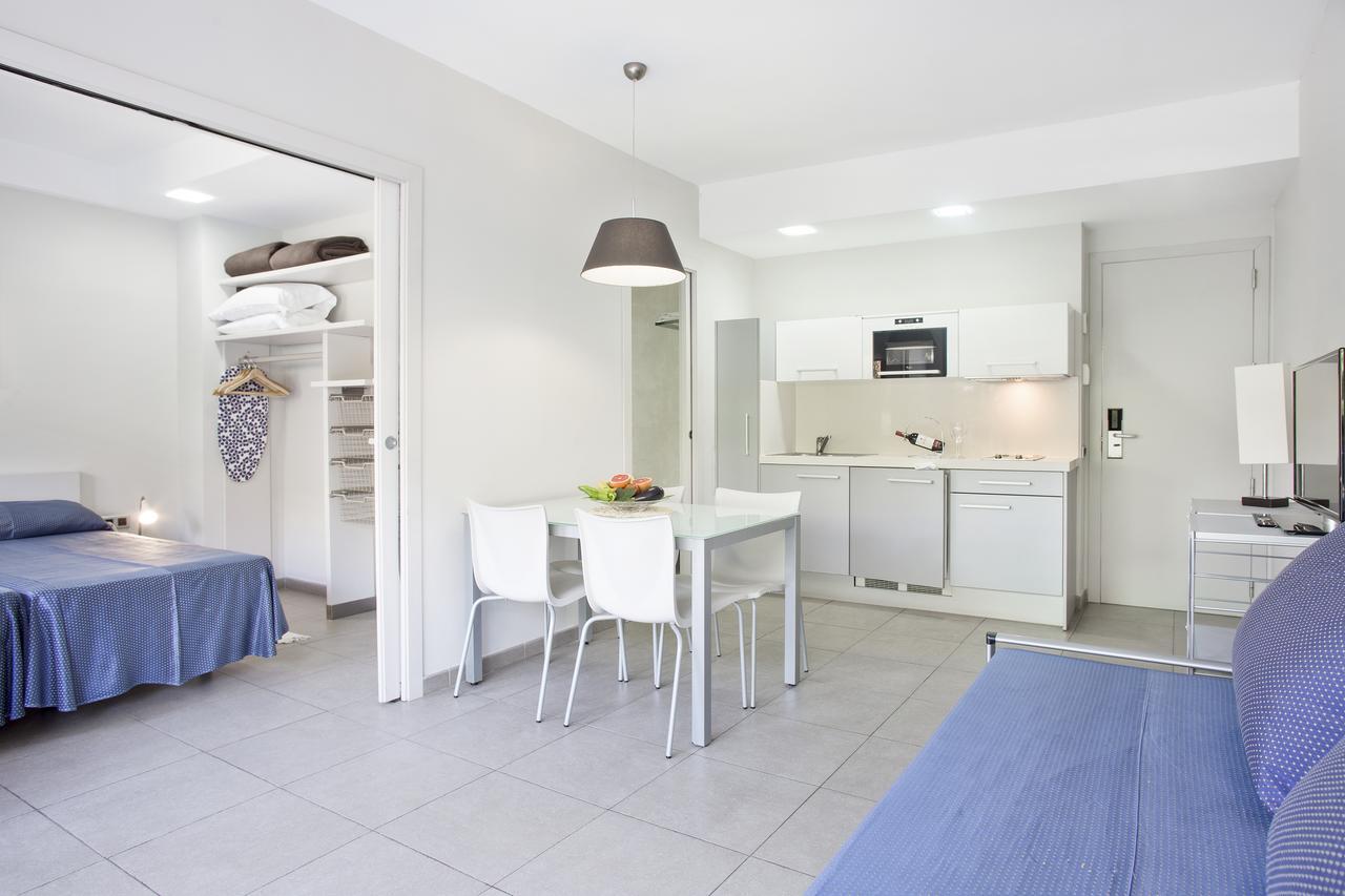 Apartamentos Marfina Castelldefels Bagian luar foto